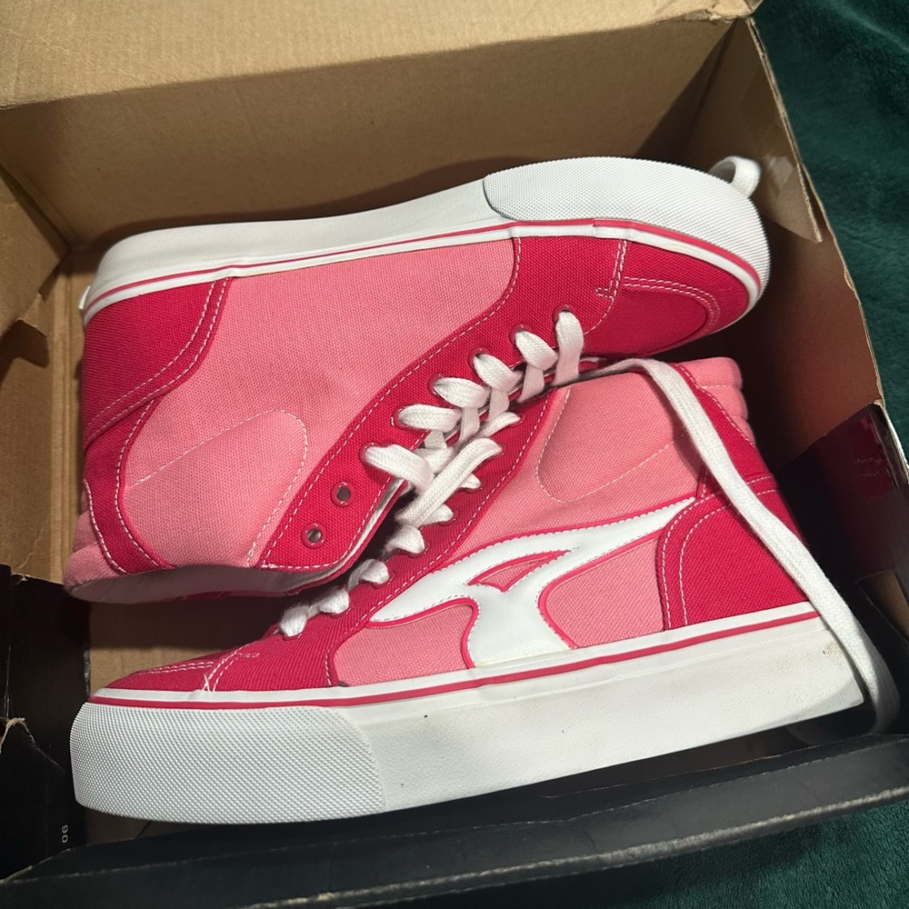 Airwalk Women's Pink and White High-Top Sneakers